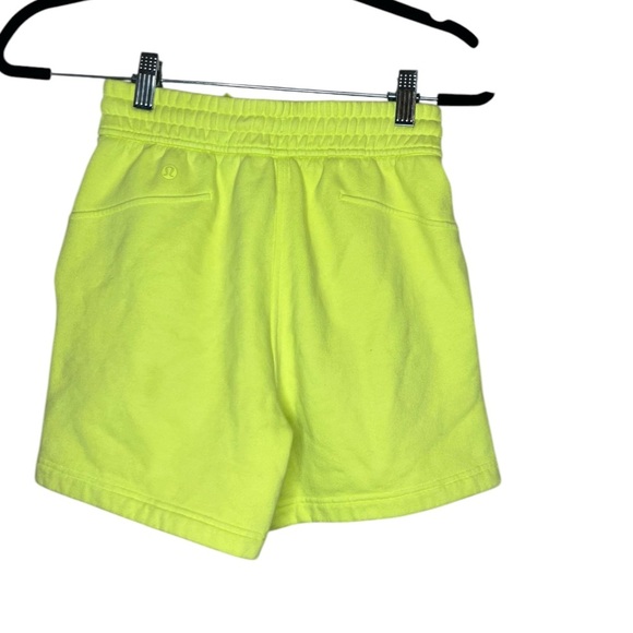 Lululemon Loungeful High-Rise Short Electric Lemon size 0 - Picture 6 of 6